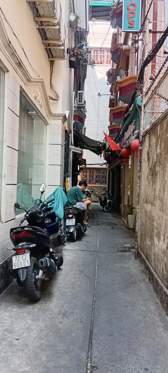 Bán nhà đường Cô Bắc Quận 1 2