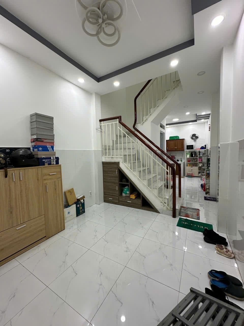 Bán nhà đường Nguyễn Thị Nhỏ Quận 5