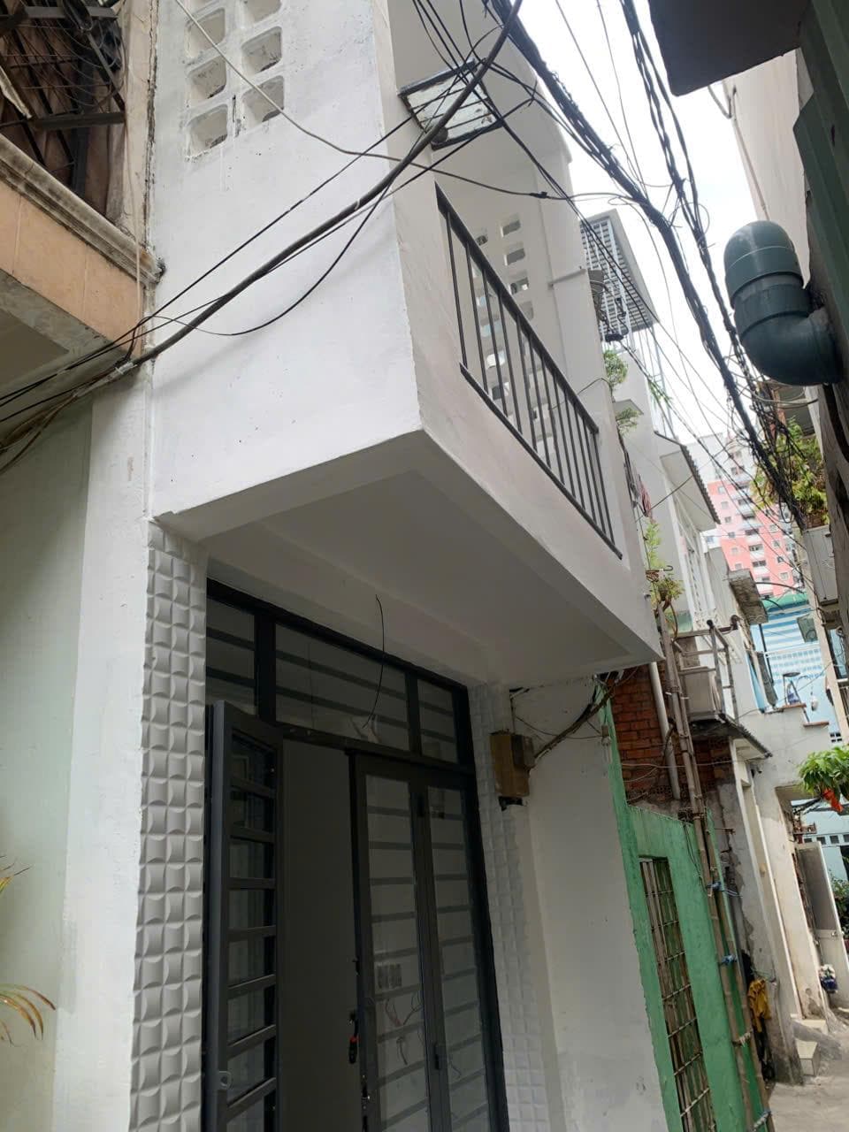 Bán nhà đường Võ Văn Kiệt Quận 1