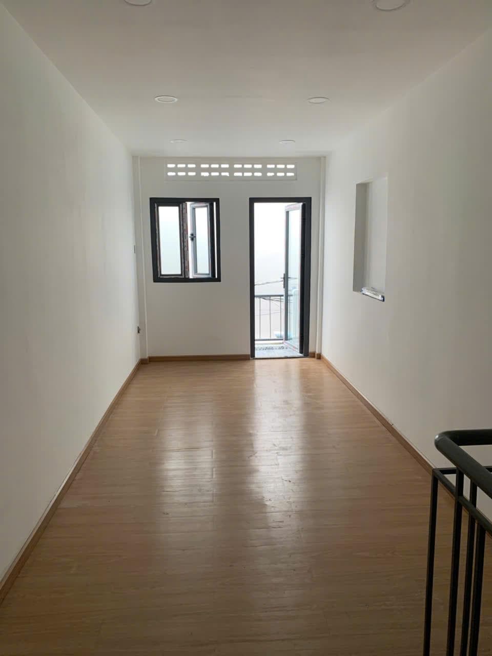 Bán nhà đường Võ Văn Kiệt Quận 1 4